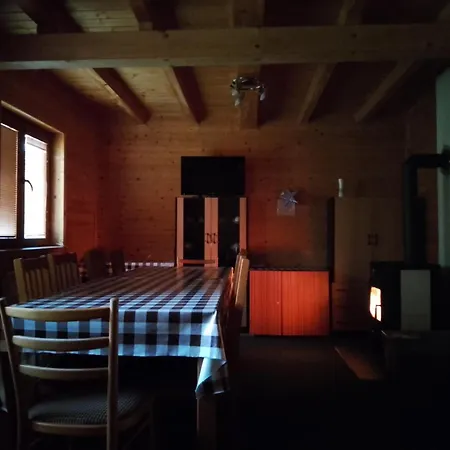 Dovolenkový dom Komposesoratny Dom Kalameny